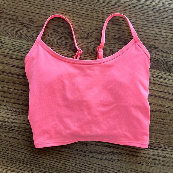 Victoria’s Secret PINK ULTIMATE LIGHTLY LINED TWIST BACK SPORTS BRA - Picture 2 of 7